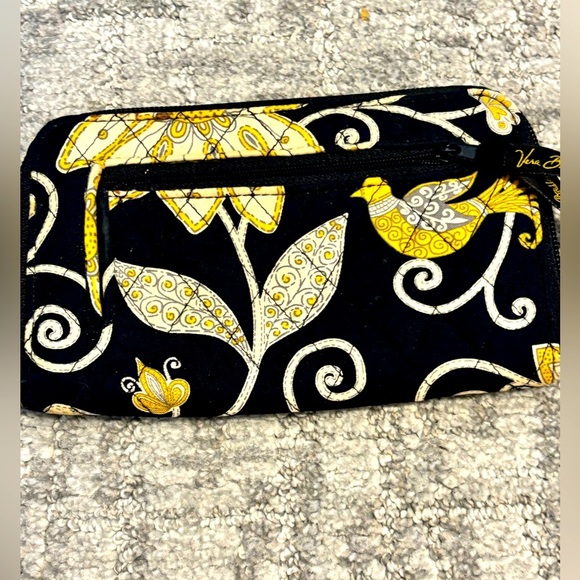Vera Bradley Wristlet “Yellow Bird” Zip Around Organizer Wallet Retired Pattern - Picture 3 of 9